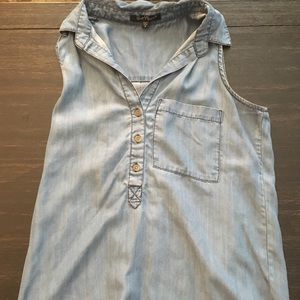 Chambray sleeveless polo
